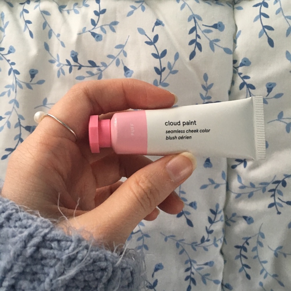 Glossier Cloud Paint in Puff